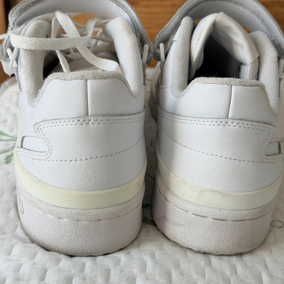 Adidas - Picture 3 of 5